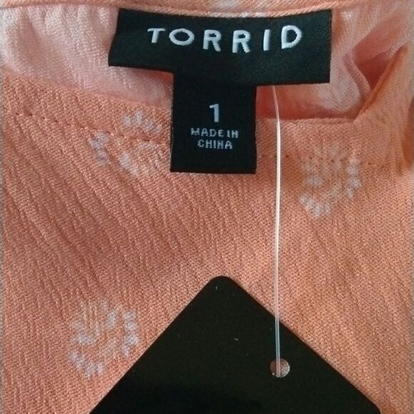 NWT Torrid V-Neck Ruffle Strap Tank - Picture 5 of 5